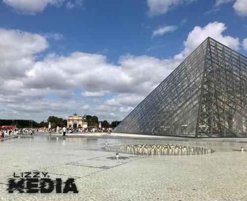 Paris-Louvre